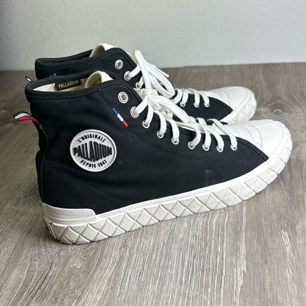 Palladium men’s black and white mid canvas lace up tennis shoes